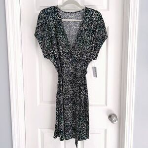 Nine West Wrap Dress Size XXL Black White Short Sleeve Tie V Neck NWT Classic